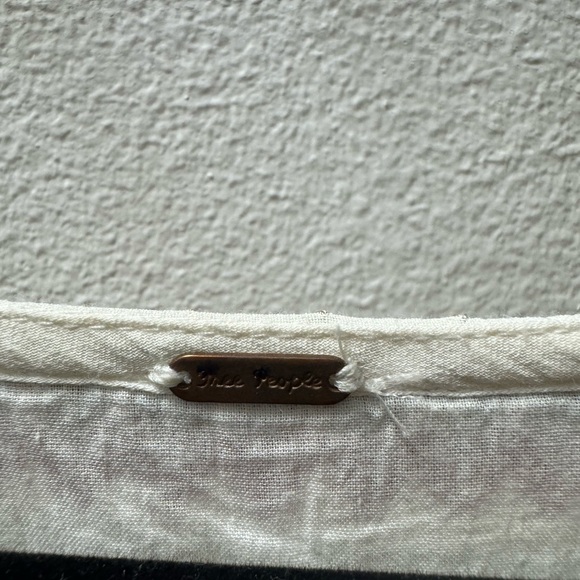 Free People Bohemian White and Red Embroidered Dress - loose threads - Picture 3 of 6